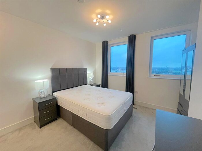 2 Bedroom Flat To Rent In Healum Avenue, Southall, UB2