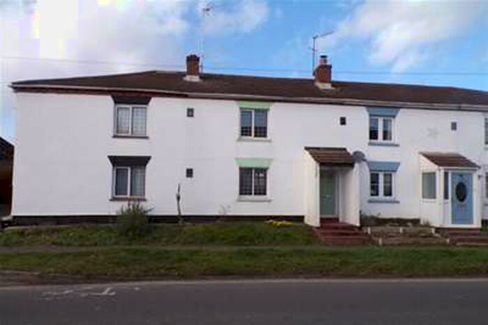 2 Bedroom Cottage To Rent In Ringwood, BH24