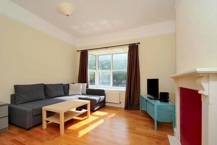 1 Bedroom Flat To Rent In Kew Road, Richmond, TW9