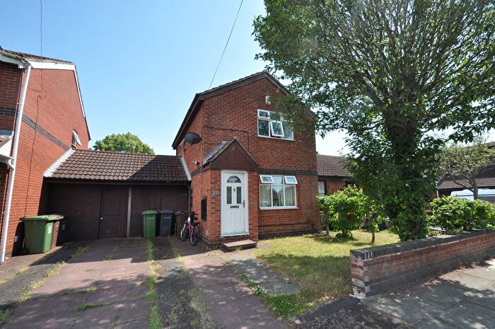 2 Bedroom Semi Detached House For Sale In Hedgecroft, Thornton, L23