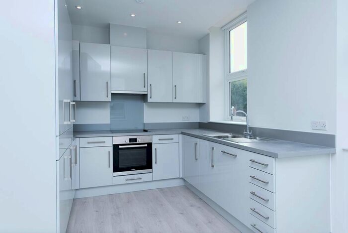1 Bedroom Flat To Rent In Rivia House, High Road, Whetstone, London, N20