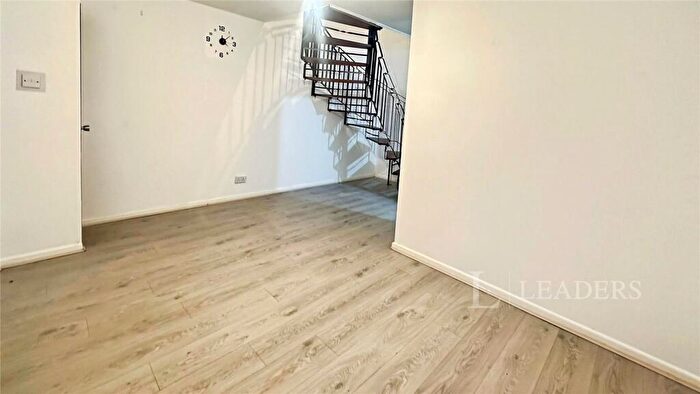 1 Bedroom House To Rent In Moorland Gardens, Luton, Bedfordshire, LU2