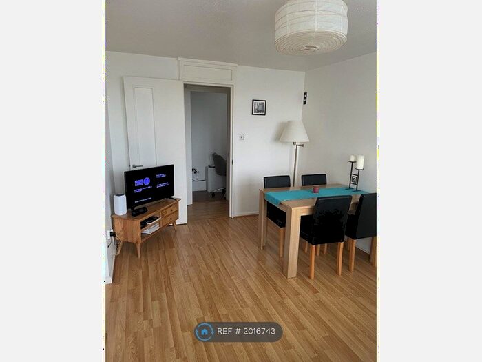 1 Bedroom Flat To Rent In Chates Farm Court, Brighton, BN2