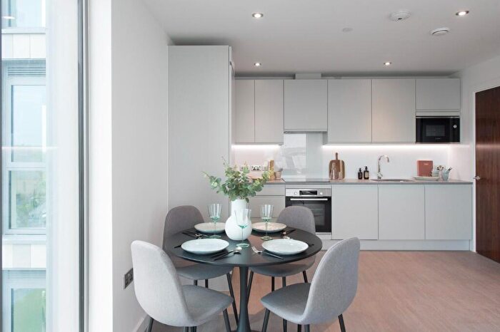 1 Bedroom Flat To Rent In Thames Quarter, Napier Road, RG1
