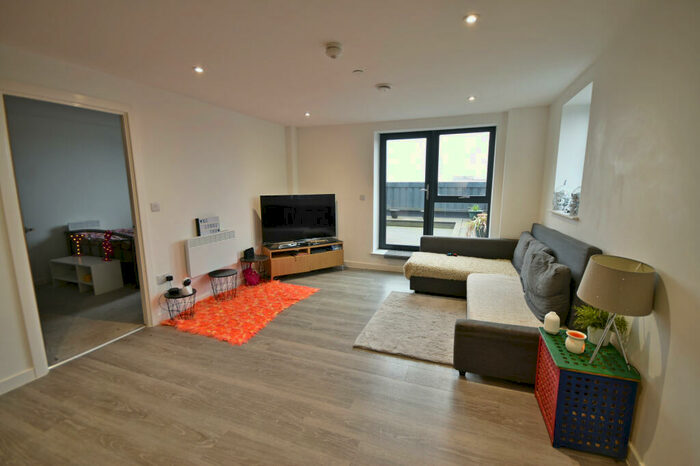 2 Bedroom Flat To Rent In Woden Street, Salford, M5