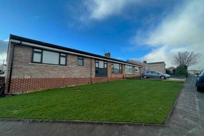 3 Bedroom Bungalow To Rent In Danebury Road, Brighouse, HD6