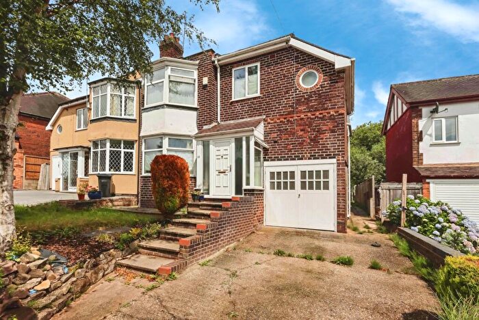 4 Bedroom Semi-Detached House For Sale In Lyndhurst Road, Birmingham, West Midlands, B24