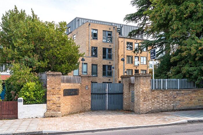 2 Bedroom Flat For Sale In Tulse Hill, London, SW2