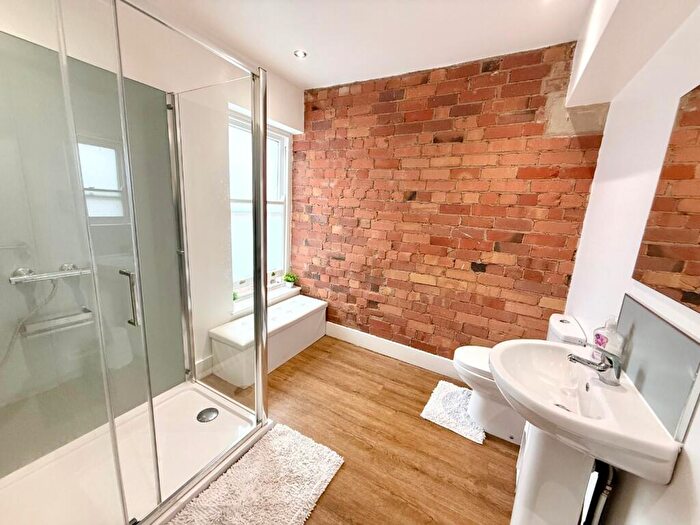 2 Bedroom Apartment To Rent In Carrington Street, Nottingham, Nottinghamshire, NG1