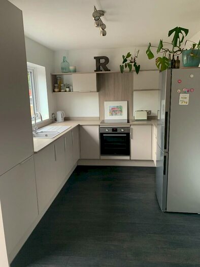 3 Bedroom Semi-Detached House To Rent In West View Court, Leeds, West Yorkshire, LS19