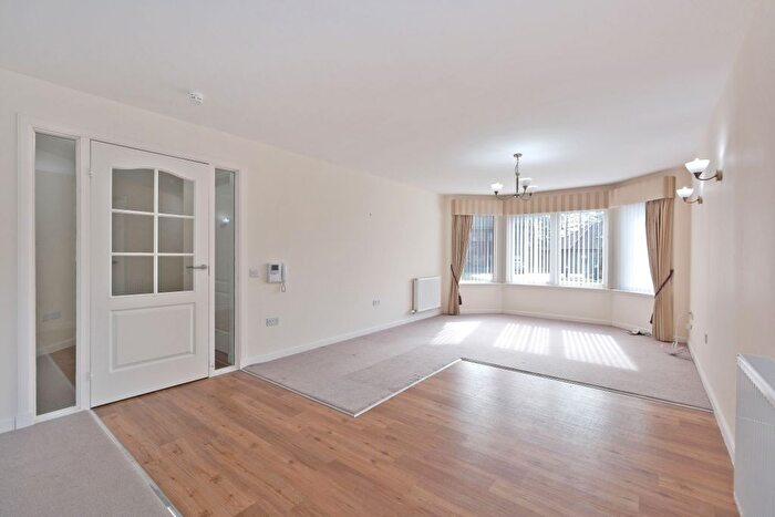 2 Bedroom Flat For Sale In East Park, Banchory, AB31