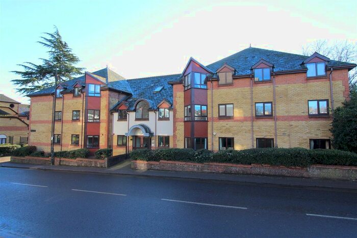 2 Bedroom Flat To Rent In Brooklands Court, Hatfield Road, St Albans, Herts AL1