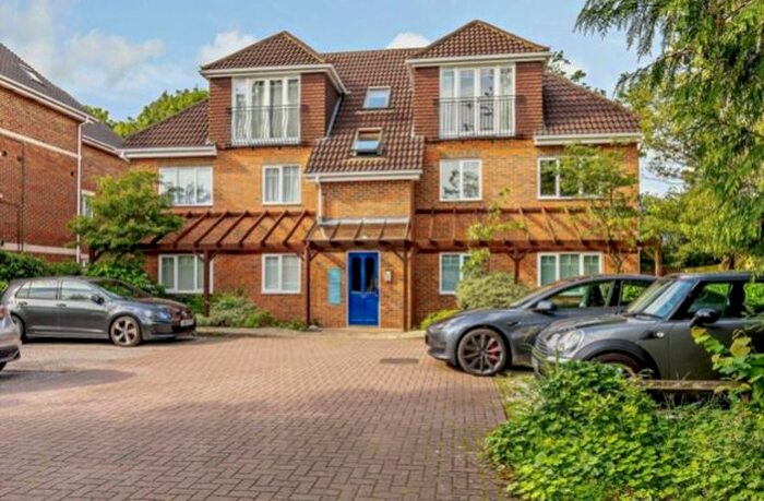 2 Bedroom Flat To Rent In Yorktown Road, Sandhurst, Bracknell Forest, GU47