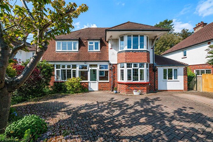 5 Bedroom Detached House For Sale In Hookfield, Epsom, KT19
