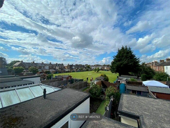 2 Bedroom Terraced House To Rent In Arthur Road, Windsor, SL4