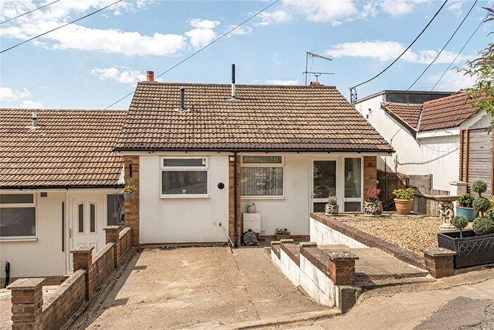 2 Bedroom End Of Terrace House For Sale In Sunningvale Avenue, Biggin Hill, Westerham, TN16