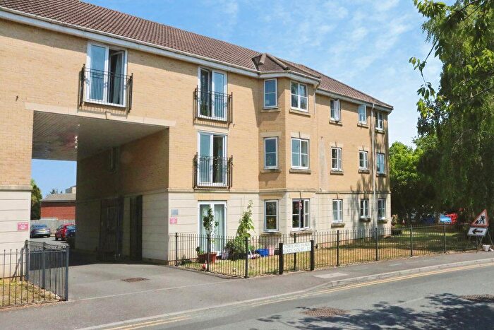 2 Bedroom Flat For Sale In Scholars Walk, Langley, SL3