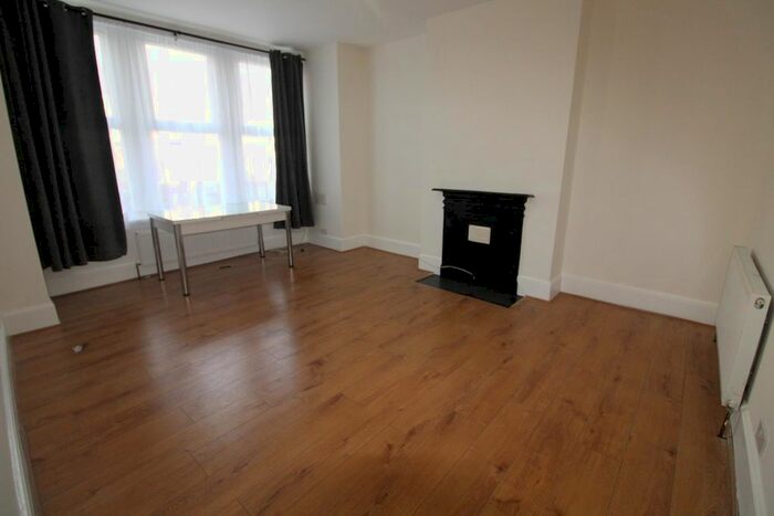 2 Bedroom Flat To Rent In Bronhill Terrace, Lansdowne Road, London, N17