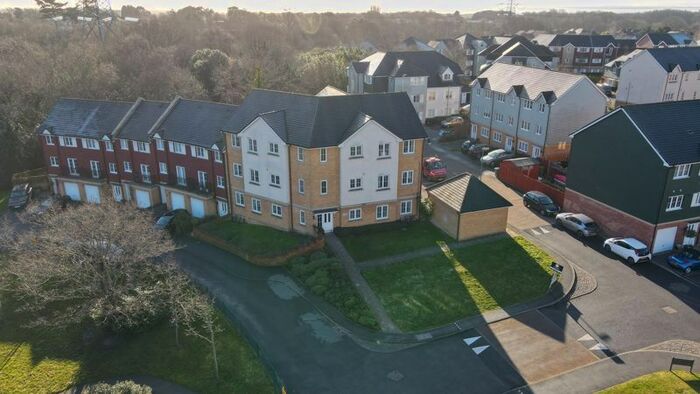 2 Bedroom Flat To Rent In Elsanta Crescent, Fareham, PO14