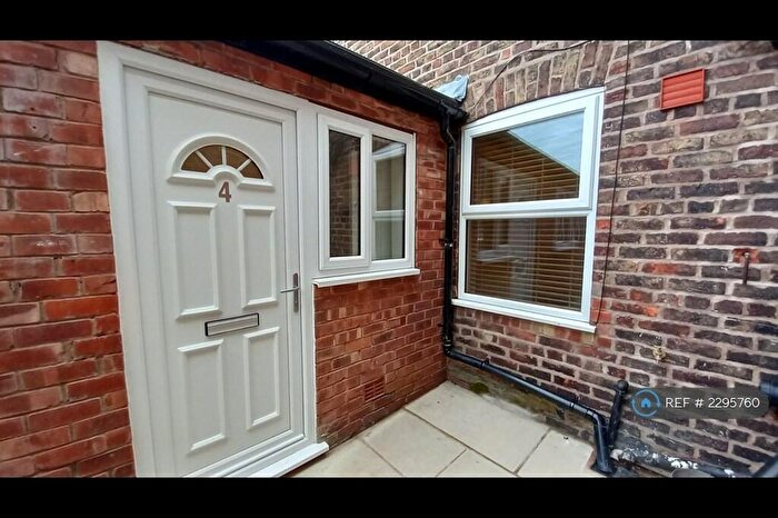 1 Bedroom Flat To Rent In Lansdowne Street, Macclesfield, SK10