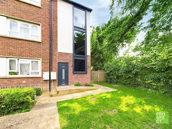 1 Bedroom Semi-Detached House To Rent In Courtlands, Maidenhead, Berkshire, SL6