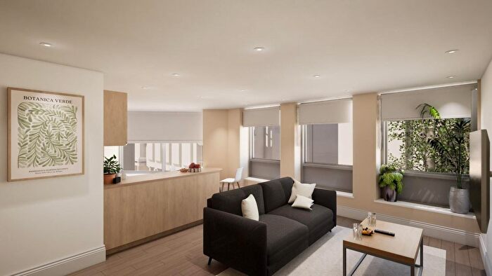 3 Bedroom Flat To Rent In High Street, Exeter, EX4