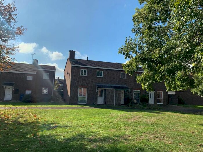 3 Bedroom Terraced House To Rent In Shackelton Close, Bicester, OX26