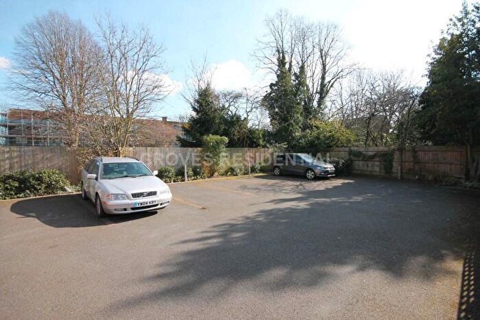 1 Bedroom Flat For Sale In Olympic Court, New Malden, KT3