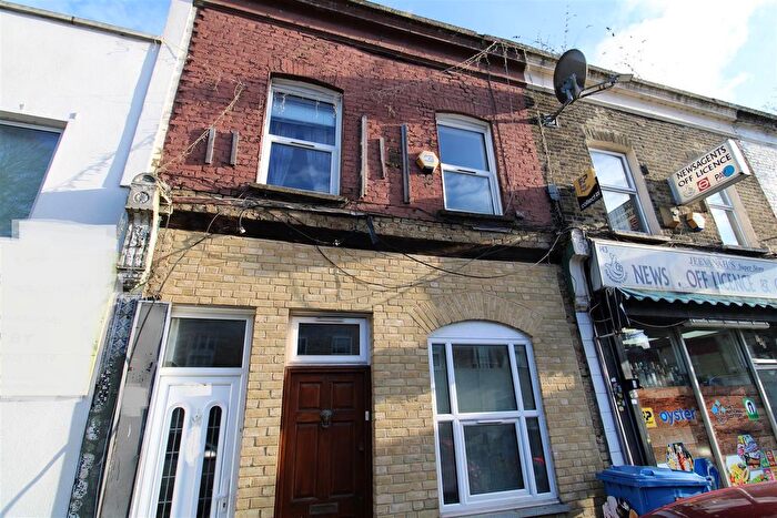 2 Bedroom Flat To Rent In Brookmill Road, London, SE8