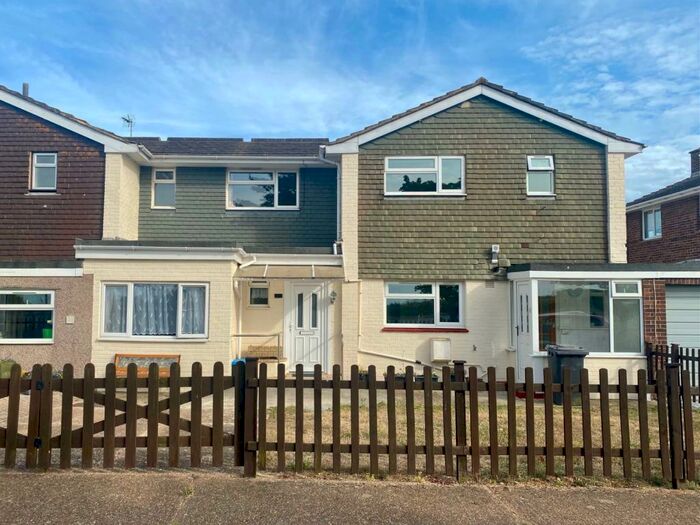 4 Bedroom Semi-Detached House To Rent In Eastbourne Road, Pevensey Bay, Pevensey, East Sussex, BN24