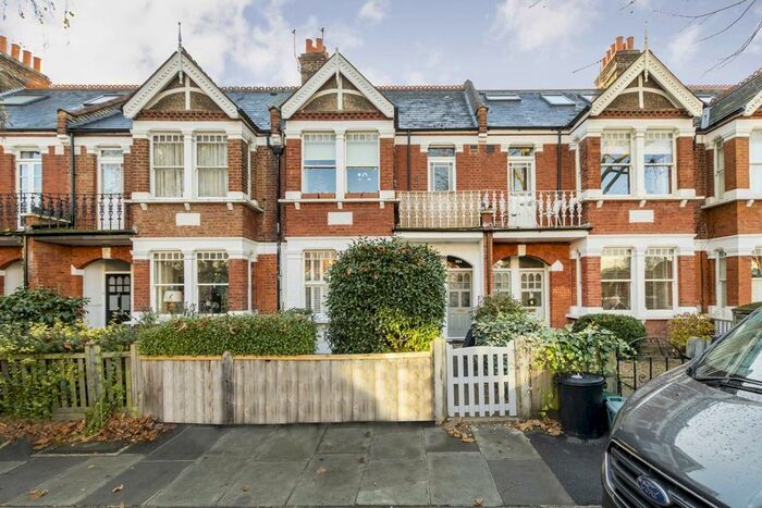 2 Bedroom Flat To Rent In Sidney Road, St Margarets, Twickenham TW1
