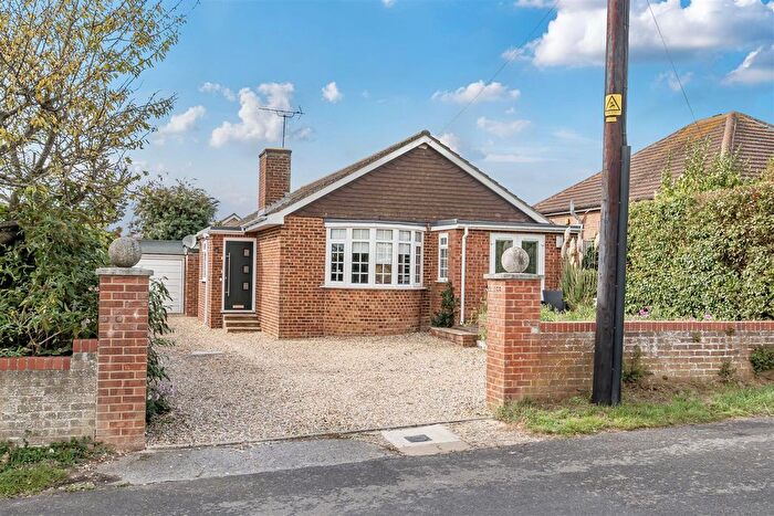 3 Bedroom Detached Bungalow For Sale In Foads Hill, Cliffsend, Ramsgate, CT12