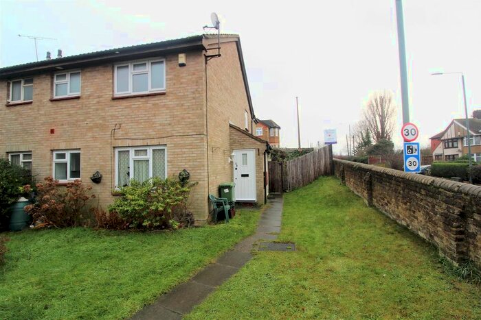 1 Bedroom End Of Terrace House To Rent In Walker Close, Crayford, Dartford, Kent, DA1