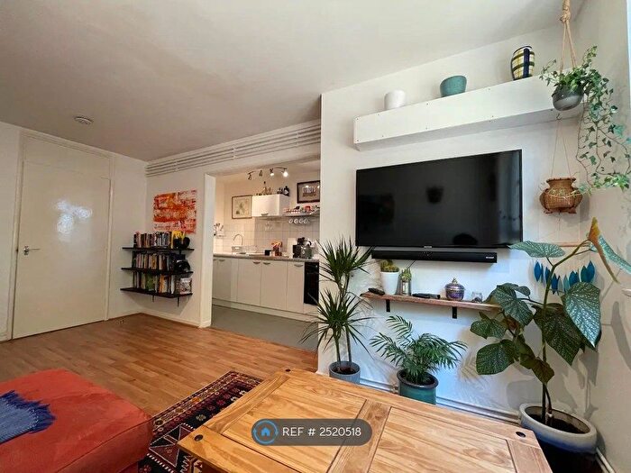 1 Bedroom Flat To Rent In Pennywell Drive, Oxford, OX2