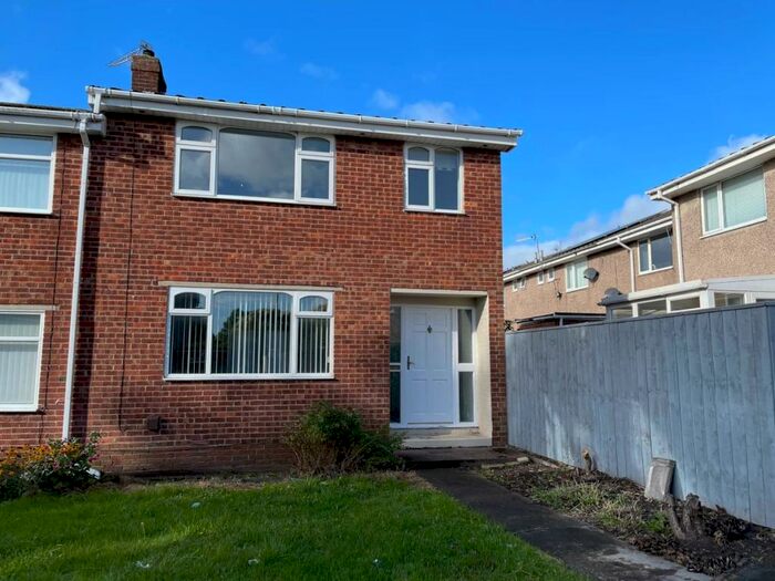 3 Bedroom Terraced House To Rent In Thropton Court, Blyth., NE24
