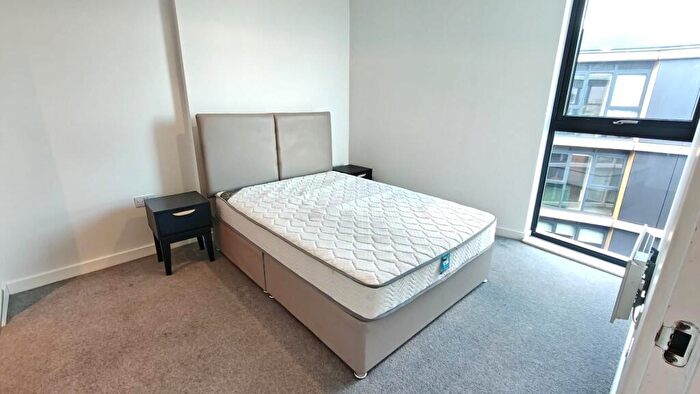 2 Bedroom Apartment To Rent In Vox, M15