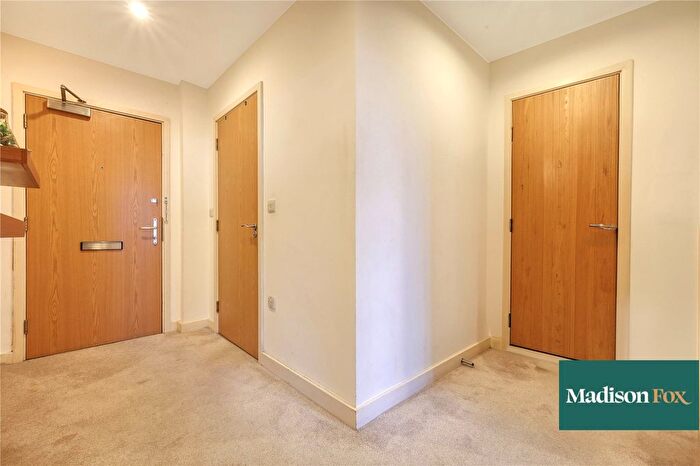 1 Bedroom Flat To Rent In Ward Road, London, E15