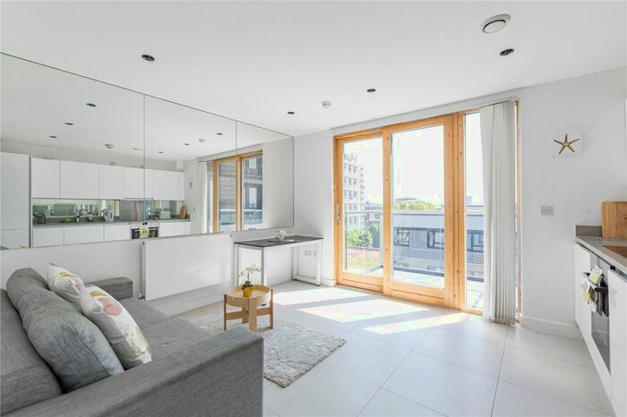 Studio To Rent In Cobblestone Square, London, E1W