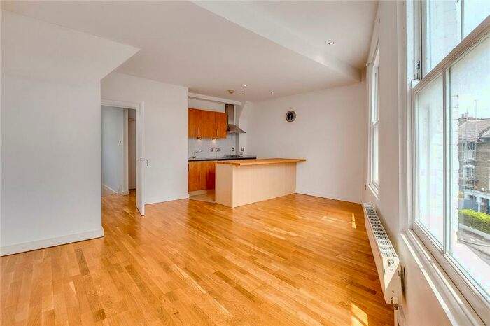 2 Bedroom Flat To Rent In Mountgrove Road, Islington, London, N5