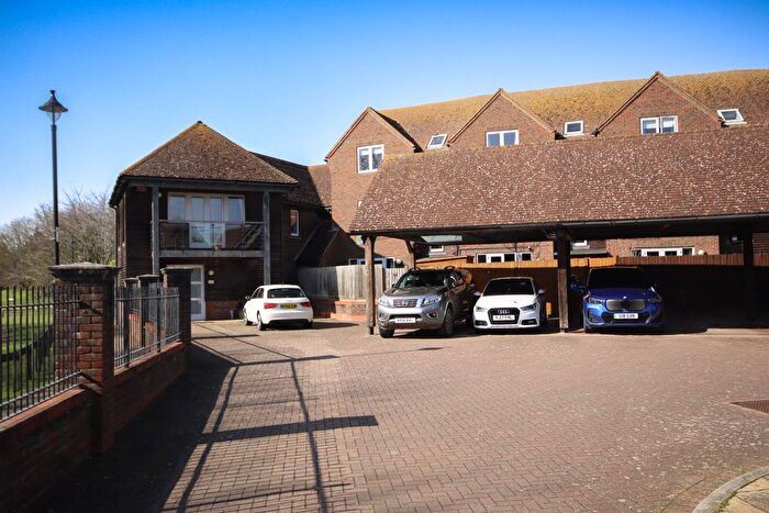 1 Bedroom Flat For Sale In Ringlet Road, St Mary's Island, Chatham, ME4