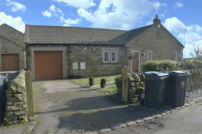 3 Bedroom Bungalow To Rent In Denholme House Farm Drive, Denholme, Bradford, BD13