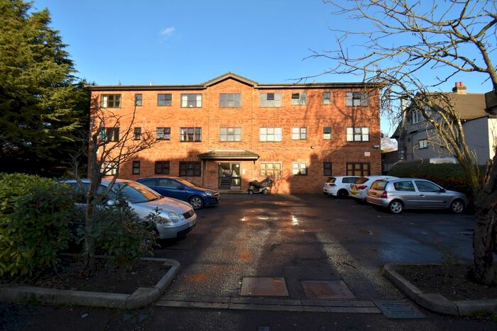 1 Bedroom Flat To Rent In Lawn Close, Swanley, BR8