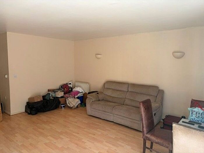 3 Bedroom Flat To Rent In Elvedon Road, Lower Feltham, TW13