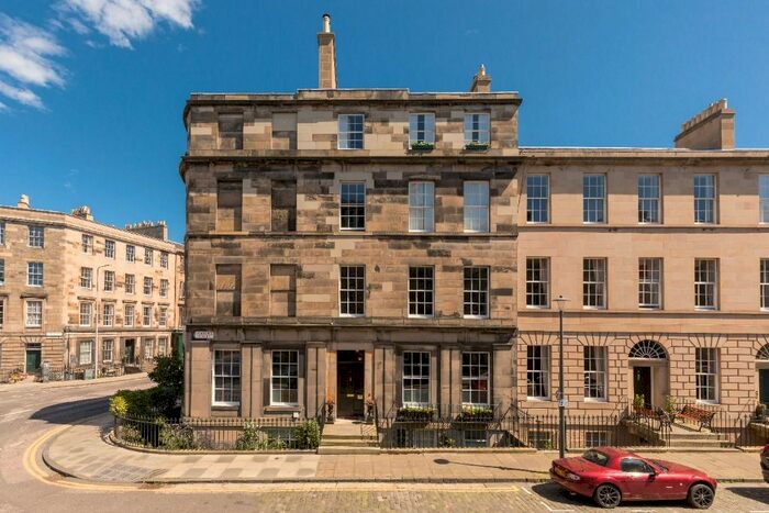 3 Bedroom Flat To Rent In Clarence Street, Stockbridge, Edinburgh, EH3