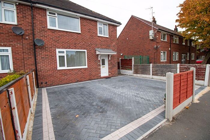 3 Bedroom Semi Detached House For Sale In Windermere Road, Farnworth, Bolton, BL4
