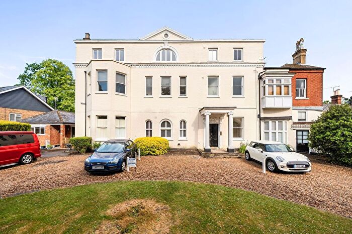 1 Bedroom Flat For Sale In Woodcote Road, Woodcote Hall Woodcote Road, KT18