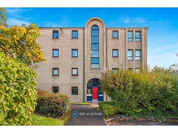 3 Bedroom Flat To Rent In Lumsden Street, Glasgow, G3