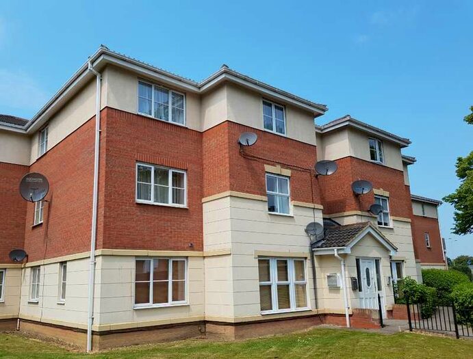2 Bedroom Flat To Rent In Gillespie Close, , Bedford, MK42