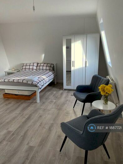 Studio To Rent In Haringey, London, N8