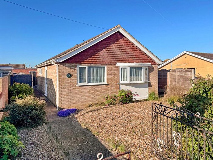 2 Bedroom Detached Bungalow For Sale In Kimberley Grove, Seasalter, Whitstable, CT5